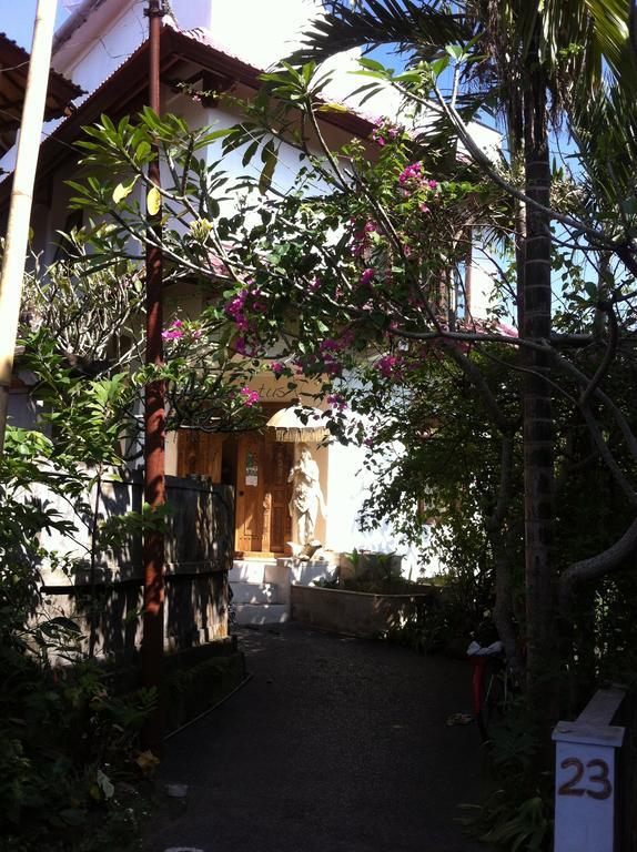 Отель White Lotus Oasis Убуд Экстерьер фото
